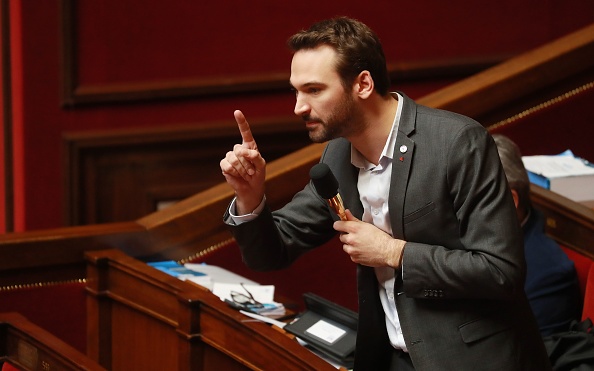 Le député de La France Insoumise (LFI) Ugo Bernalicis lors d'un débat à l'Assemblée, le 24 février 2020. (Photo LUDOVIC MARIN/AFP via Getty Images)