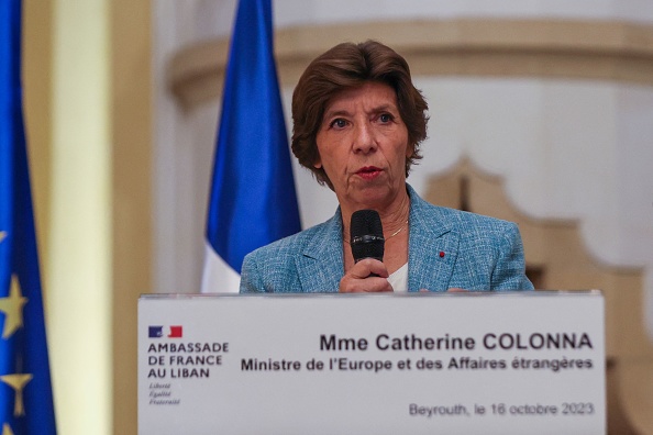 La ministre des Affaires étrangères Catherine Colonna à la résidence officielle de l'ambassadeur de France à Beyrouth, le 16 octobre 2023. (Photo ANWAR AMRO/AFP via Getty Images)