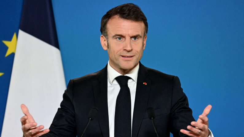 Emmanuel Macron a appelé à un « compromis intelligent » depuis Bruxelles, le 15 décembre 2023. (Photo MIGUEL MEDINA/AFP via Getty Images)