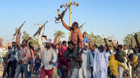 Soudan: sous la menace des paramilitaires, les civils sont appelés à se défendre par les armes
