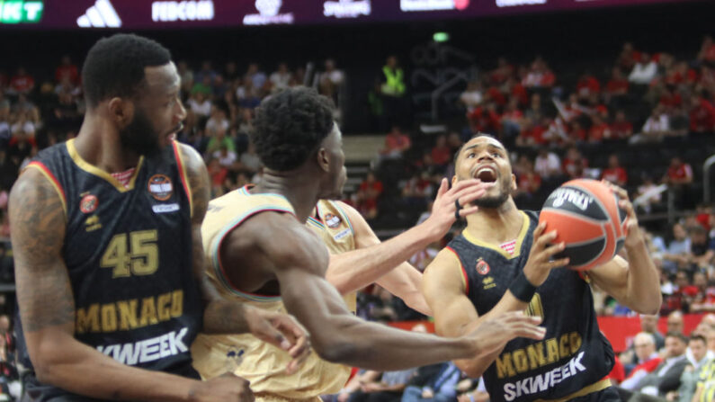 Monaco a remporté une victoire importante face au FC Barcelone, pour la 17e et ultime journée des matches aller de l'Euroligue. (Photo : PETRAS MALUKAS/AFP via Getty Images)