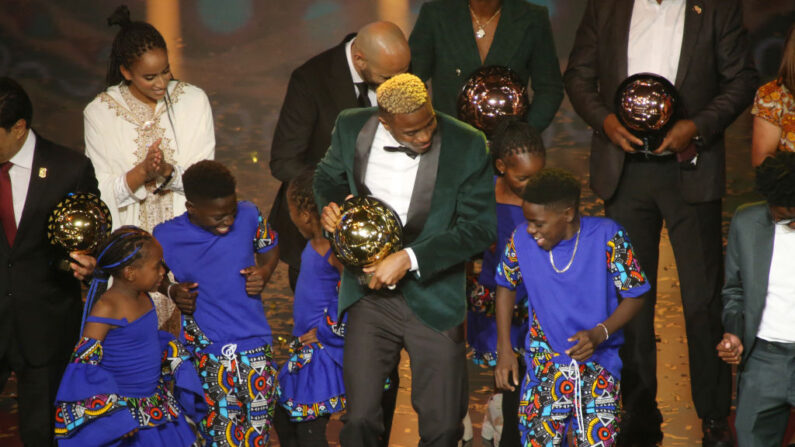 L'attaquant nigérian Victor Osimhen élu meilleur joueur africain de l'année 2023 chez les hommes par la Confédération africaine de football  (CAF). (Photo : STR/AFP via Getty Images)