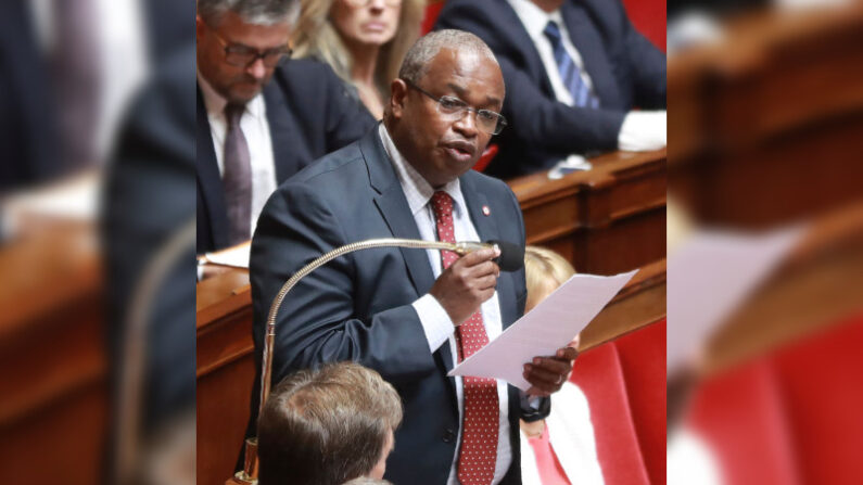 Le député LR Mansour Kamardine, de l'archipel français de Mayotte.  (JACQUES DEMARTHON/AFP via Getty Images)