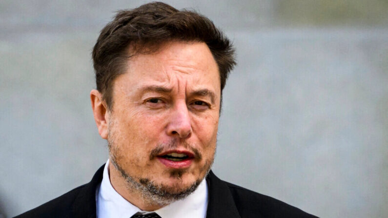 Elon Musk, PDG de X (anciennement Twitter), quitte un forum bipartisan sur l'intelligence artificielle (IA) organisé par le Sénat américain à Washington le 13 septembre 2023. (Mandel Ngan/AFP via Getty Images)