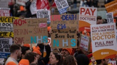 Angleterre: les médecins démarrent leur grève d’une longueur inédite