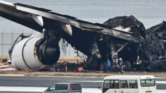La collision à l’aéroport de Tokyo-Haneda toujours inexpliquée, l’enquête en cours