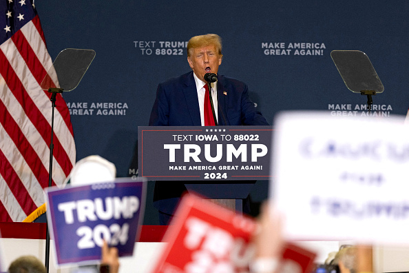 L'ex-président américain et candidat républicain à la présidence Donald Trump dans l'Iowa, le 5 janvier 2024. (Photo CHRISTIAN MONTERROSA/AFP via Getty Images)