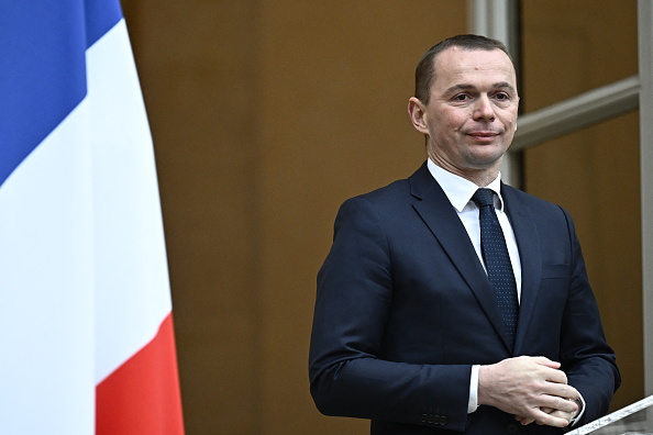 L'ex-ministre du Travail Olivier Dussopt, à Paris, le 12 janvier 2024. (Photo JULIEN DE ROSA/AFP via Getty Images)