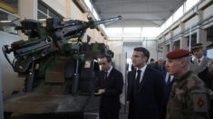 Défense: Macron exhorte à «une industrie en mode économie de guerre» pour les besoins de l’Ukraine et de la sécurité européenne