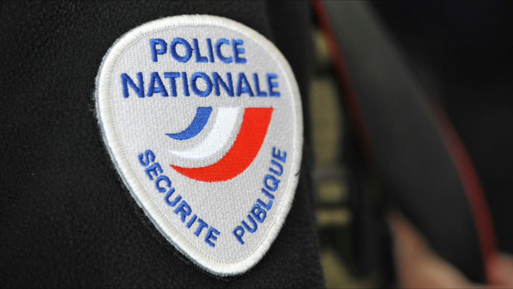 Seine-Saint-Denis: une enfant de huit ans sauve sa maman en appelant la police