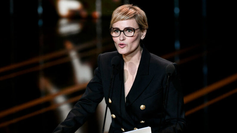 L'actrice française Judith Godrèche prend la parole lors de la 49e édition de la cérémonie des César du cinéma à l'Olympia, à Paris, le 23 février 2024. (Photo STEPHANE DE SAKUTIN/AFP via Getty Images)