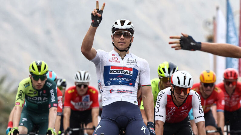 Paul Magnier a remporté lundi à 19 ans son deuxième succès professionnel en gagnant la troisième étape du Tour d'Oman cycliste, au sprint devant l'Américain Luke Lamperti. (Photo : ANNE-CHRISTINE POUJOULAT/AFP via Getty Images)