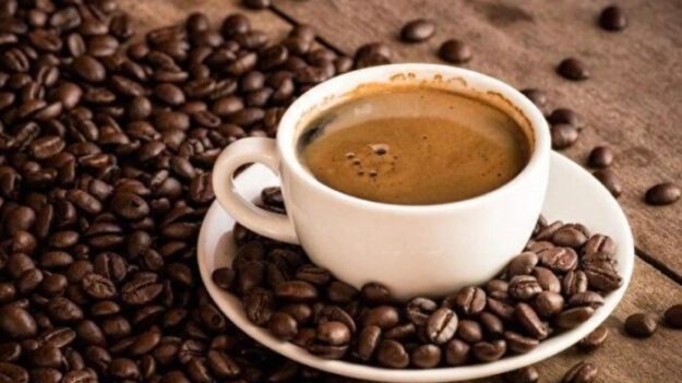 Le café peut prévenir la maladie d’Alzheimer mais 7 groupes de personnes devraient l’éviter