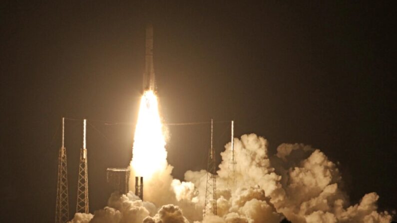 Le Vulcan Centaur de United Launch Alliance (ULA) décolle de la station spatiale de Cap Canaveral, en Floride, le 8 janvier 2024. (Gregg Newton/AFP via Getty Images)
