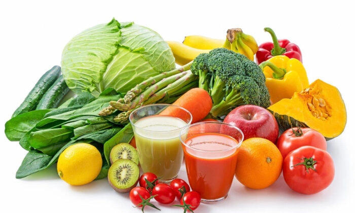 Les légumes et les fruits contiennent de la lutéine, qui aide à prévenir la cataracte et la dégénérescence maculaire, et améliore les capacités cognitives et la mobilité des personnes âgées. (Shutterstock)