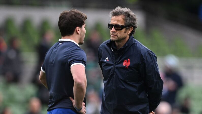 Fabien Galthié a estimé que l'expérience en rugby à VII de son habituel demi de mêlée et capitaine Antoine Dupont, était "un investissement" pour l'avenir des Bleus. (Photo : PAUL ELLIS/AFP via Getty Images)
