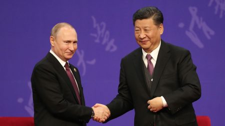 La réélection de Vladimir Poutine saluée par la Chine