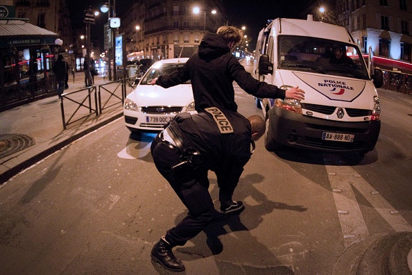 Paris: un avocat en état d’ébriété placé en garde à vue après avoir insulté des policiers