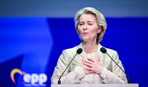 UE: Ursula von der Leyen intronisée par le PPE pour un second mandat, mais sans rival et loin de faire l’unanimité