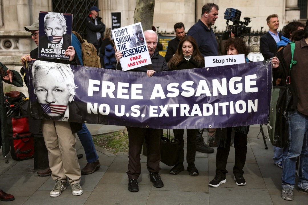 Julian Assange a obtenu un sursis pour son extradition alors que la Cour exige des garanties concernant la peine de mort