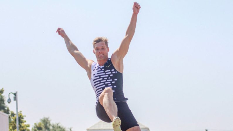Kevin Mayer, gêné aux adducteurs, a abandonné jeudi le décathlon de San Diego (Californie, Etats-Unis) où la tête d'affiche de l'athlétisme français voulait se qualifier pour l'objectif d'une vie. (Photo : SANDY HUFFAKER/AFP via Getty Images)