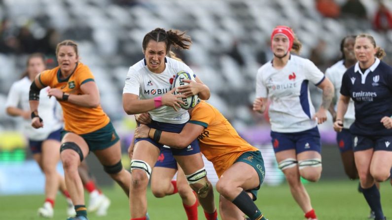 Manae Feleu fait une percée pendant le match de rugby féminin WXV 1 entre la France et l'Australie le 28 octobre 2023. (Photo : DEREK MORRISON/AFP via Getty Images)