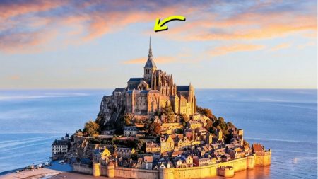 [Photos] Le Mont-Saint-Michel au péril de la mer dédié à l’ange guerrier qui a vaincu Satan au ciel