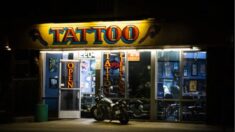 Plus de 80% des encres de tatouage contiennent des substances non répertoriées susceptibles de provoquer des lésions organiques et des allergies, selon une étude