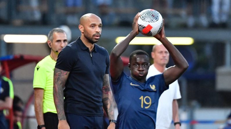 L'équipe de France des moins de 23 ans, s'est imposée dans la douleur 3-2 face à la Côte d'Ivoire vendredi à Châteauroux pour son premier match de préparation. (Photo : JEAN-CHRISTOPHE VERHAEGEN/AFP via Getty Images)