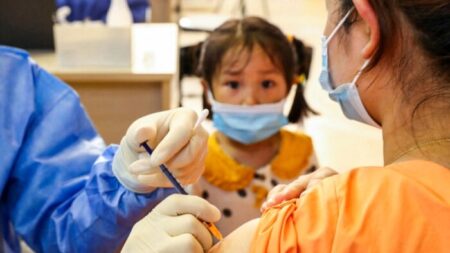 Les Chinois souffrant d’effets indésirables des vaccins vont exiger des protections auprès de l’Assemblée populaire nationale du PCC
