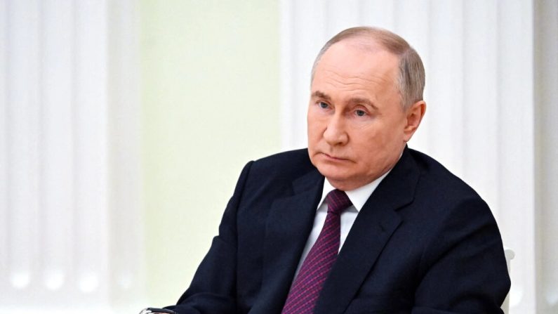 Le président russe Vladimir Poutine au Kremlin à Moscou le 18 mars 2024. (GRIGORY SYSOYEV/POOL/AFP via Getty Images)
