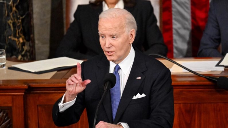  Le président Joe Biden prononce le discours sur l'état de l'Union dans la salle de la Chambre du Capitole des États-Unis à Washington, le 7 mars 2024. (Mandel Ngan/AFP/Getty Images)