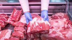 Une nouvelle étude contredit les recherches antérieures et affirme que la viande rouge n’est pas liée aux maladies cardiaques