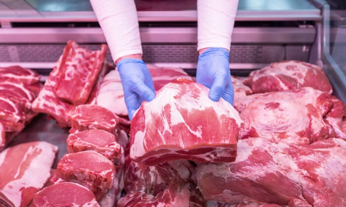 Une nouvelle étude contredit les recherches antérieures et affirme que la viande rouge n’est pas liée aux maladies cardiaques