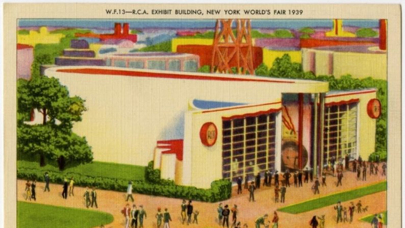 Carte postale du bâtiment d'exposition de la R.C.A. à l'exposition universelle de 1939 à New York (Domaine public)
