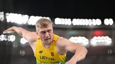 Athlétisme: le Lituanien Mykolas Alekna bat au disque le plus ancien record du monde