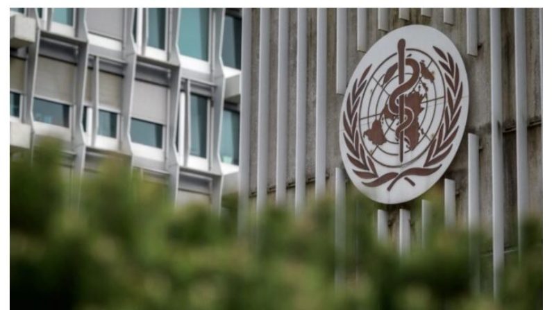 Le logo de l'Organisation mondiale de la santé (OMS) à son siège à Genève, en Suisse, le 5 mars 2021 (Fabrice Coffrini/AFP via Getty Images)