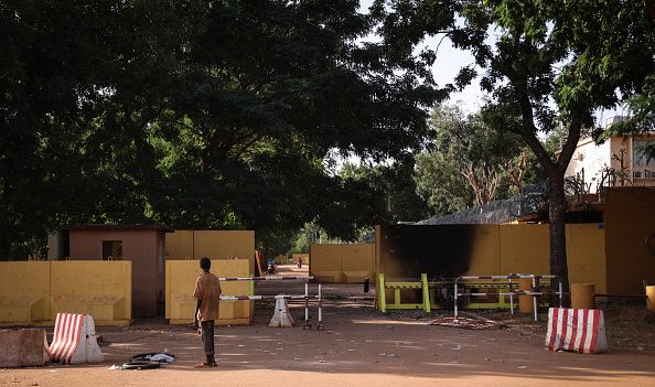 Trois diplomates expulsés pour « activités subversives » au Burkina : la France récuse ces accusations « infondées »