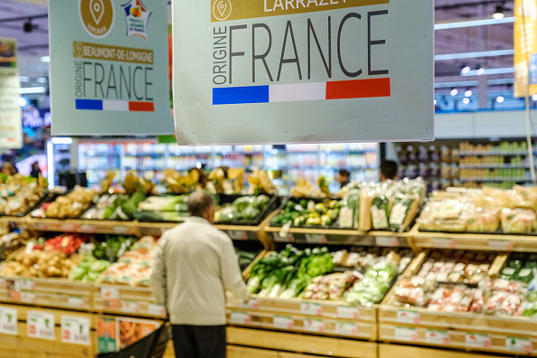 "Shrinkflation" : que signifient ces nouvelles affichettes sur les produits du supermarché ?