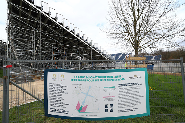 Les gradins du site olympique et paralympique de Paris 2024 au Château de Versailles, le 29 mars 2024.  (EMMANUEL DUNAND/AFP via Getty Images)