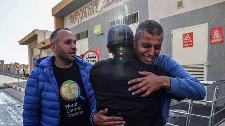 Gaza: sept humanitaires tués, Israël admet une frappe « non intentionnelle »