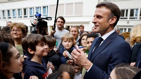 Éducation : Emmanuel Macron va lancer une convention citoyenne sur « les temps de l’enfant » en juin