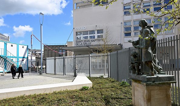 Adolescent mort dans son lycée à Reims: la ministre réclame « la lumière » sur les faits