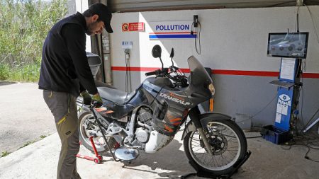 Un garagiste lyonnais refuse de faire le contrôle technique des motos et s’en explique