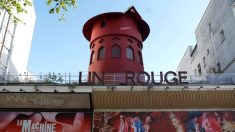 À Paris, le célèbre Moulin Rouge défiguré sans ses ailes qui sont tombées cette nuit