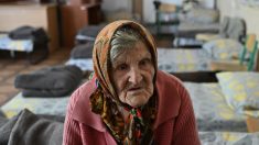 « J’ai tellement souffert » : Lidia, 97 ans, a marché près de 10 km pour fuir son village bombardé en Ukraine