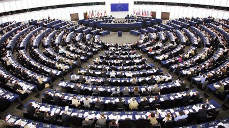 Que contient le Pacte asile et migration qui doit être voté au Parlement européen ?