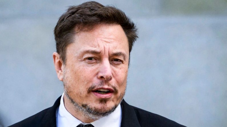 Elon Musk, PDG de X, quitte le forum sur l'intelligence artificielle organisé par le Sénat américain au Capitole de Washington, le 13 septembre 2023. (Mandel Ngan/AFP via Getty Images)