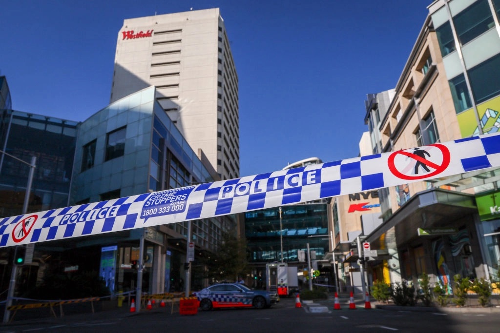 Le Français qui a affonté le tueur du centre commercial de Sydney se voit proposer la nationalité australienne