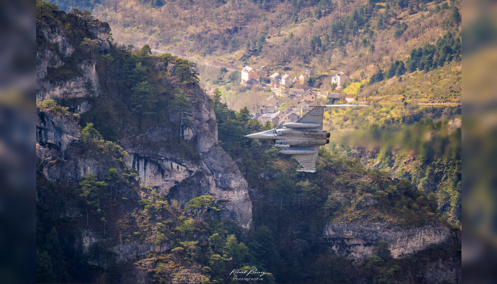 Roland Brossy, un photographe aveyronnais, a réalisé de magnifiques clichés de Rafale dans les gorges du Tarn. (photo facebook roland.brossy.photographie)